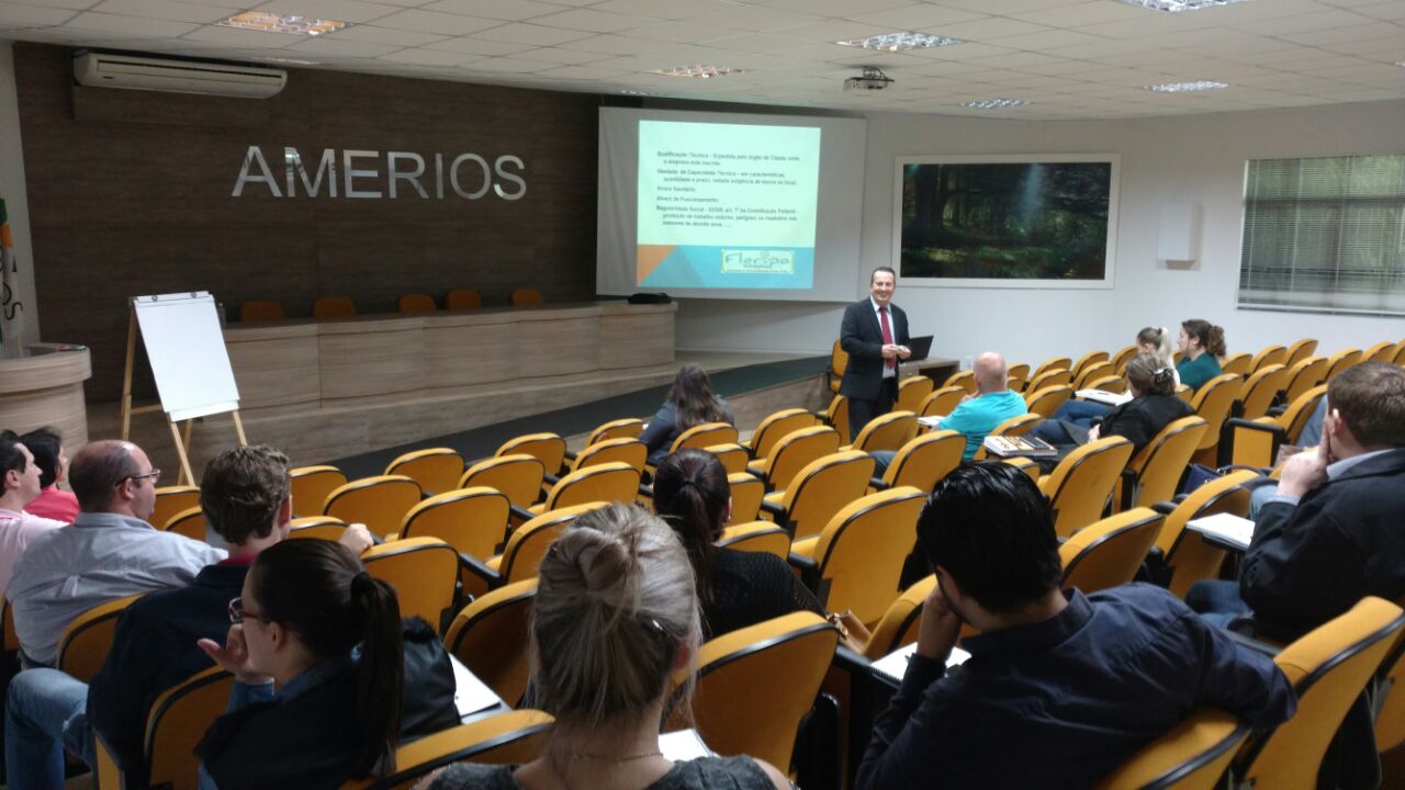 You are currently viewing AMERIOS realiza curso Licitações Públicas, Contratos Administrativos e Modalidades de Pregão