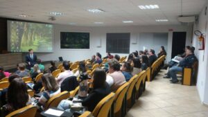 Read more about the article Contratos e Licitações são discutidos na Escola de Governo e Cidadania da AMERIOS