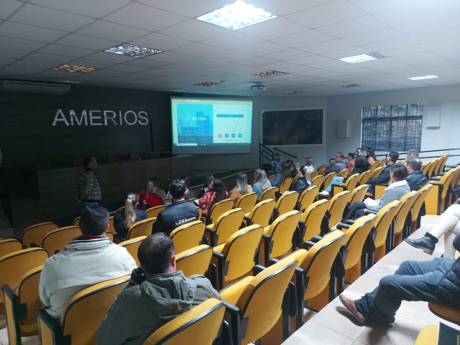 You are currently viewing Encontro realizado no auditório da AMERIOS destaca a transição para o Cloud Computing