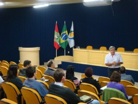 Read more about the article Palestra sobre o Cadastro Nacional de Atividades Econômicas – CNAE, ministrado pelo Administrador Sr. JÚLIO KLOCK