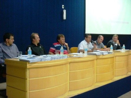 You are currently viewing Prefeitos estiveram reunidos na AMERIOS em Assembléia Geral Ordinária