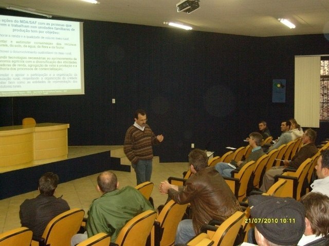 Read more about the article Reunião do Colegiado Regional dos Secretários Municipais de Agricultura