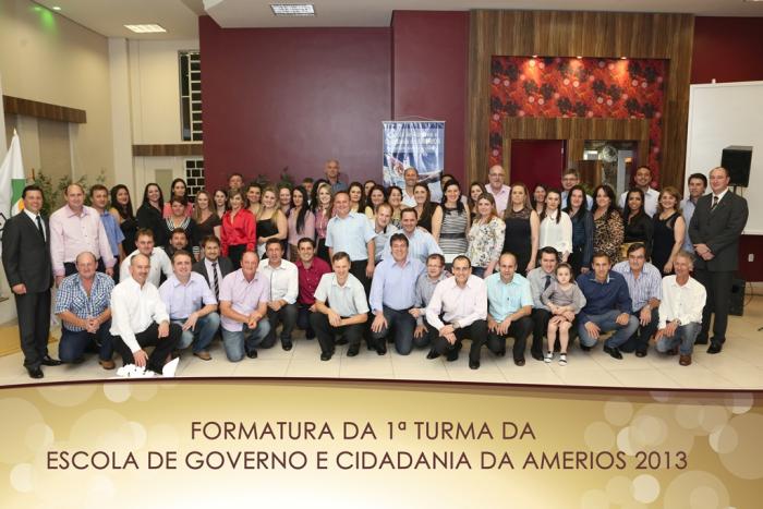 Read more about the article Formatura da 1ª turma da escola de governo e cidadania da AMERIOS 2013