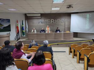 Read more about the article Assembleia de Prefeitos na AMERIOS: Regularização Fundiária, Conflito Indígena e Educação em Foco